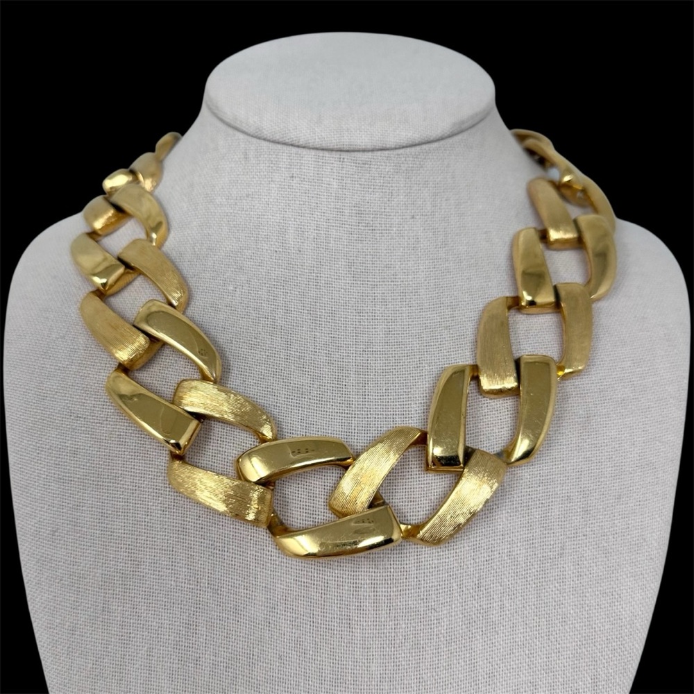 Napier Vintage Chunky Gold Tone Flat Chain Necklace 80s - 90s